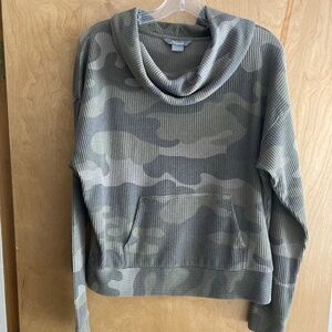 Natural Reflections Camo Print‎ Women's Cowl Neck Sweater, Size M